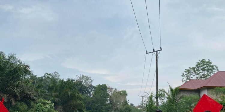 Meriahkan HUT RI Ke-79 Tahun, Pemuda-pemudi Sekayun Mudik Pasang Gapura Merah-putih 1 Meriahkan HUT RI Ke-79 Tahun, Pemuda-pemudi Sekayun Mudik Pasang Gapura Merah-putih