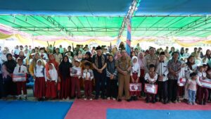 Perduli Dunia Pendidikan, Rachmat Riyanto Terus Bagikan Peralatan Dan Seragam Sekolah Gratis 4 IMG 20240903 WA0021