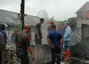 Ditinggal Pemilik, Rumah Warga Kepahiang Hangus Terbakar 36 Ditinggal Pemilik, Rumah Warga Kepahiang Hangus Terbakar