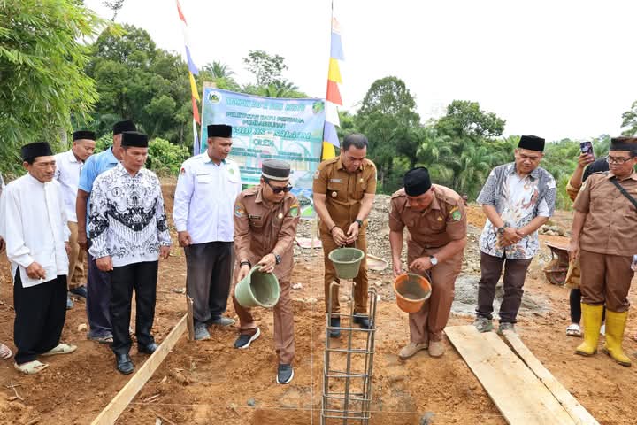 Pembangunan Masjid As-Salaam Desa Taba Tengah, Wabup Benteng Letakkan Batu Pertama 1 FB IMG 1745229633380