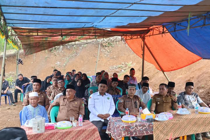 Pembangunan Masjid As-Salaam Desa Taba Tengah, Wabup Benteng Letakkan Batu Pertama 2 FB IMG 1745229638237