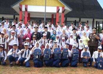 Peringati HKN dan HLP Bupati Terus Dorong Kemajuan Pendidikan Di Benteng