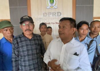 Masyarakat Benteng Berterima Kasih kepada DPRD atas Dukungan Penutupan PT RAA yang Diduga Ilegal 16 Masyarakat Benteng Berterima Kasih kepada DPRD atas Dukungan Penutupan PT RAA yang Diduga Ilegal