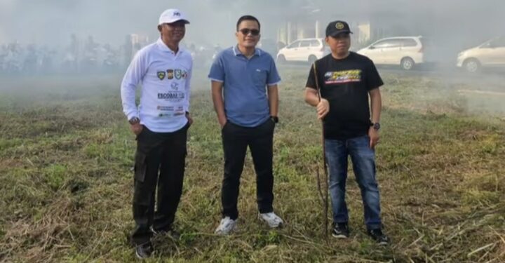 Dinas Parpora Kabupaten Kepahiang Gelar Gotong Royong Membersihkan Areal GOR