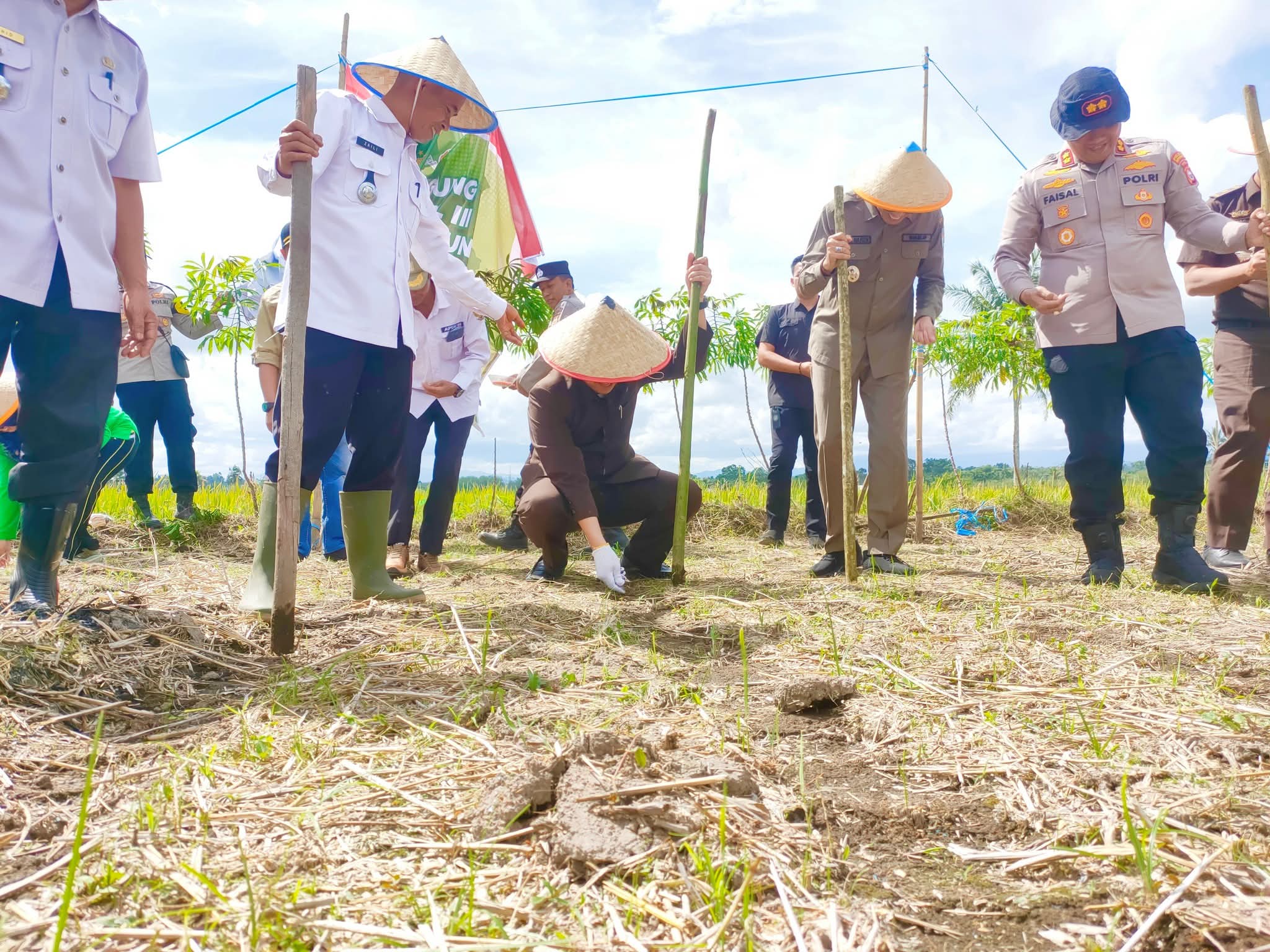 DPR Hadiri Penanaman Jagung dan Dukung Program Ketahanan Panganan 3 FB IMG 1754206908967