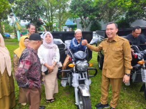 Bupati Launcing 14 Armada Pengangkut Sampah, Wujudkan Kepahiang Bersih
