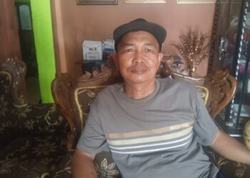 Sejalan Dengan Program Pemkab Kepahiang, Pemdes Talang Karet Buat Penerangan Jalan