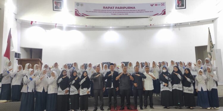 DPRD Kepahiang Terima Kunjungan Outing Clas SMP-IT Cahaya Robbani 1 DPRD Kepahiang Terima Kunjungan Outing Clas SMP-IT Cahaya Robbani