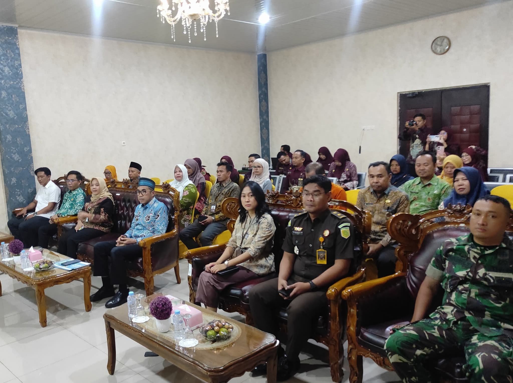 Plt Sekwan Hadiri Sosialisasi Kewenangan PA dan Perayaan HUT PA Ke-7 2 FB IMG 1763192666950