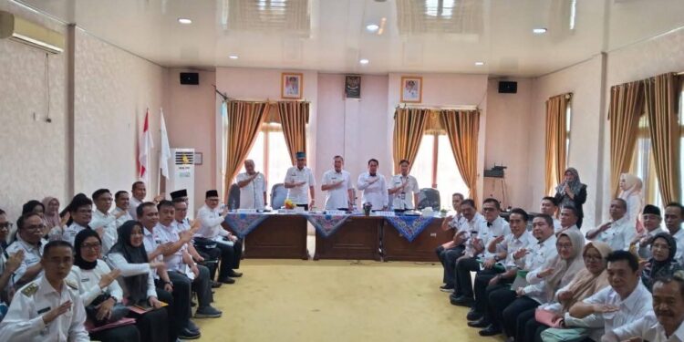 Plt Sekwan Hadiri Evaluasi Kinerja OPD Triwulan III TA 2025 1 Plt Sekwan Hadiri Evaluasi Kinerja OPD Triwulan III TA 2025