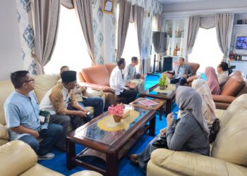 Bupati dan BPJS Ketenagakerjaan Salurkan Santunan Kematian Kepada Ahli Waris Kades Permu