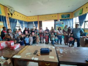 Cegah Stunting Sejak Dini, Desa Temdak Salurkan Susu dan Telur untuk Balita dan Ibu Hamil
