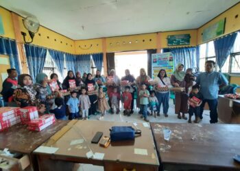 Cegah Stunting Sejak Dini, Desa Temdak Salurkan Susu dan Telur untuk Balita dan Ibu Hamil