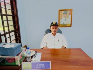 Intip Kinerja Pemdes Imigrasi Permu, Kades Minta Perangkat Desa Terus Berikan Pelayanan Terbaik Untuk Masyarakat