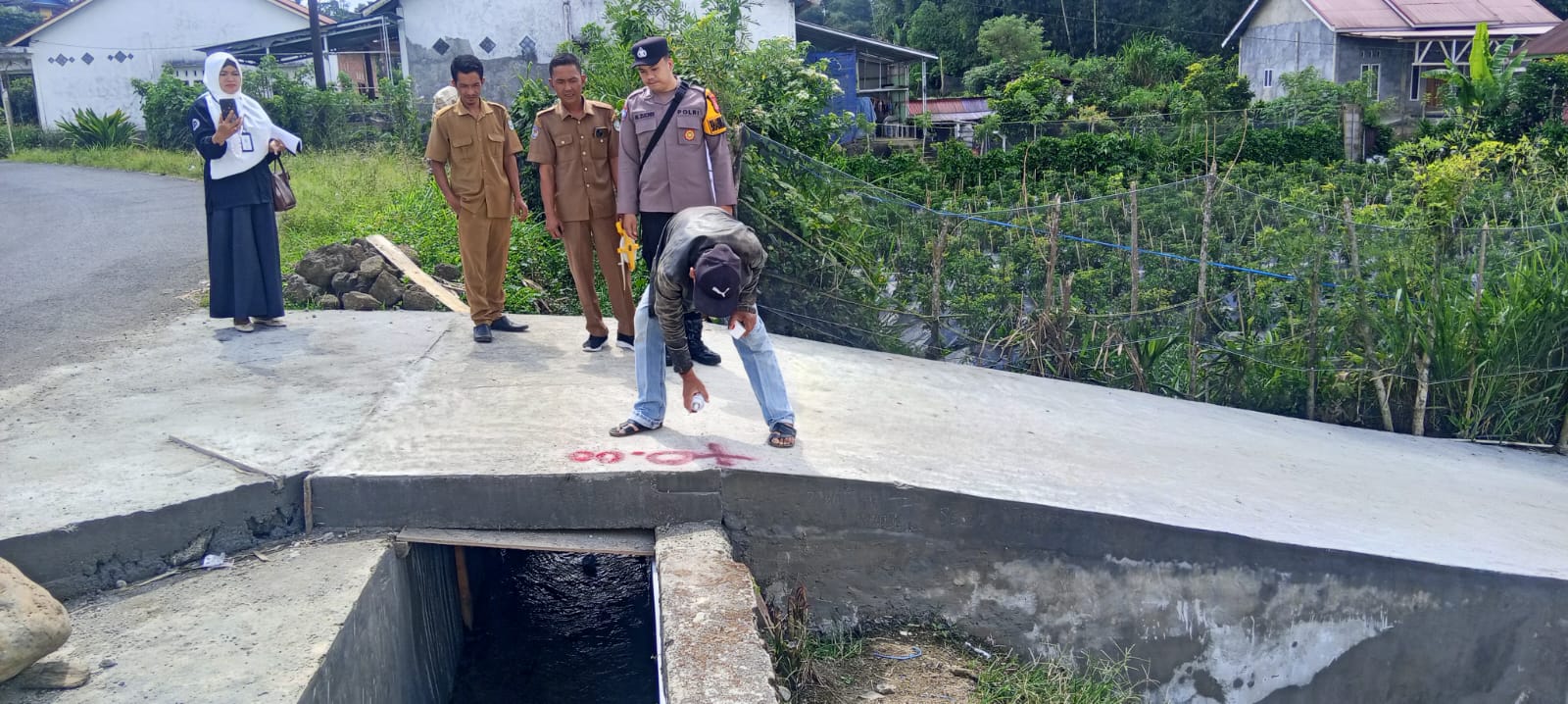 Pastikan Kualitas Bangunan, Pemdes Suka Sari Tinjau Pembangunan Jalan Rabat Beton 2 IMG 20260707 WA0045