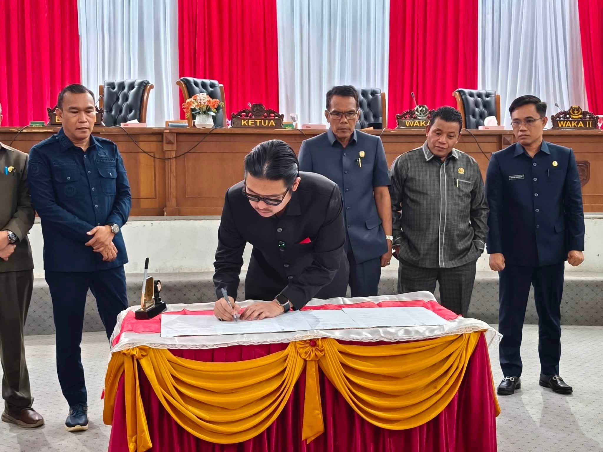 Rapat Paripurna Penandatanganan Nota Kesepakatan KUA-PPAS Perubahan TA 2026 dan KUA-PPAS TA 2027 2 FB IMG 1786797587231